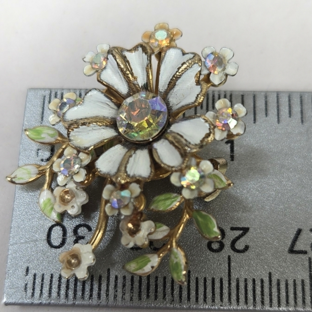 Vintage Coro White Enamal & Rhinestone Flower Bouquet Brooch Pin - Picture 5 of 8